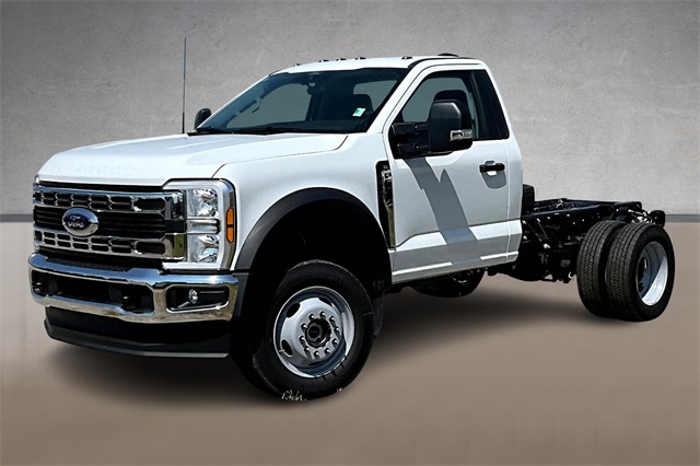 2025 Ford F-550 Super Duty Chassis Cab XL's photo