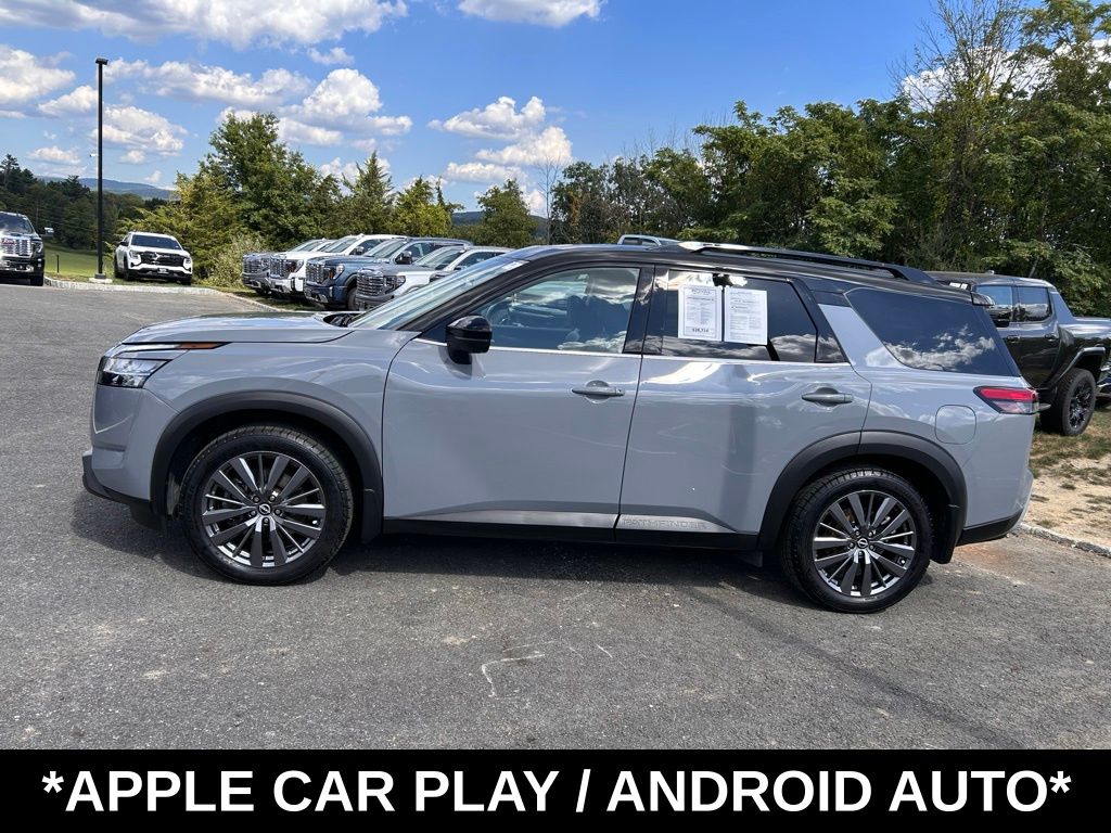 2022 Nissan Pathfinder SL photo 4