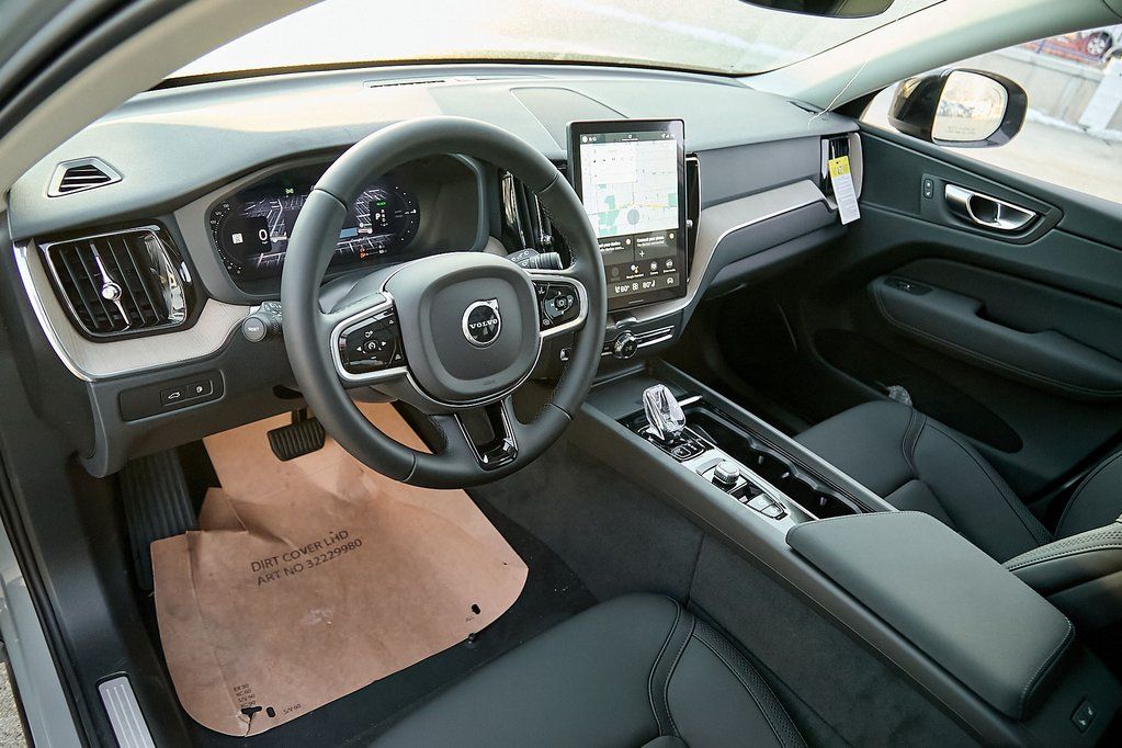 2026 VOLVO XC60 - Image 10