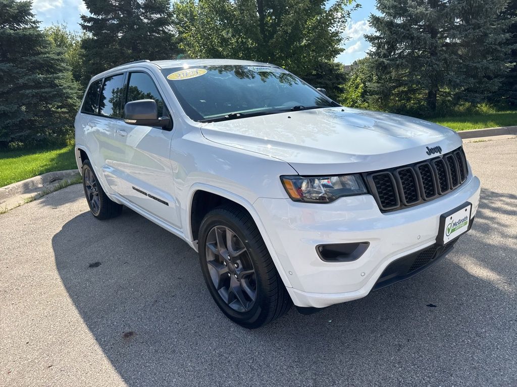 2021 Jeep Grand Cherokee Anniversary Edition photo 4