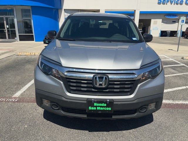 2017 Honda Ridgeline RT photo 2