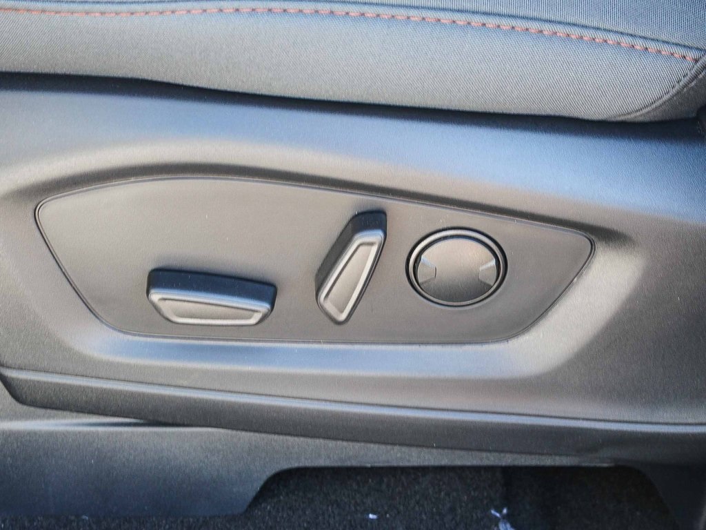 2025 Ford Explorer photo 14