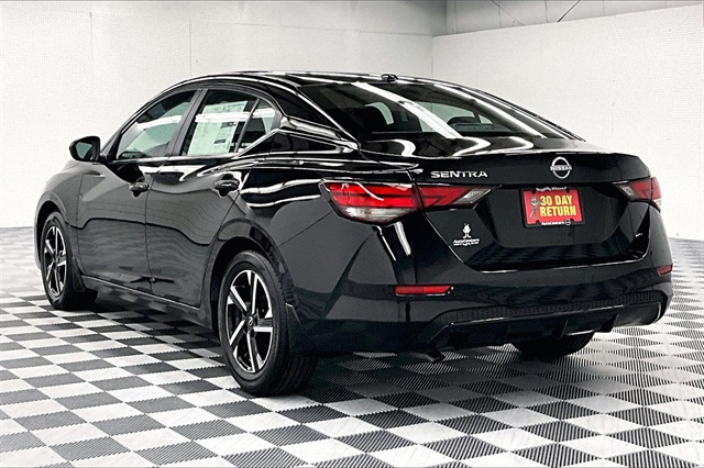2025 Nissan Sentra SV photo 3