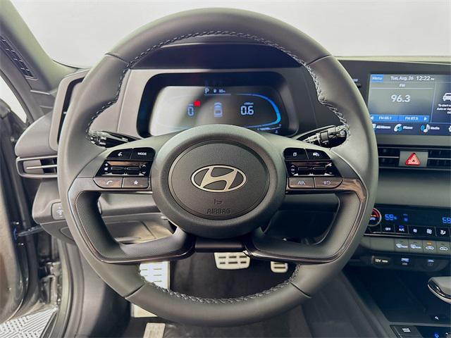 2025 Hyundai Elantra SEL Sport photo 13