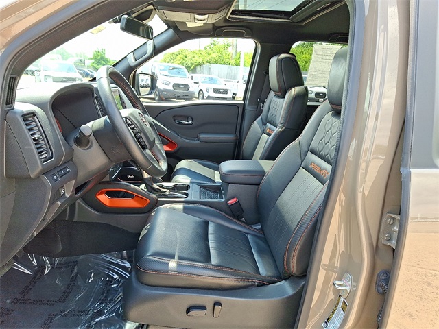 2023 Nissan Frontier PRO-4X photo 12