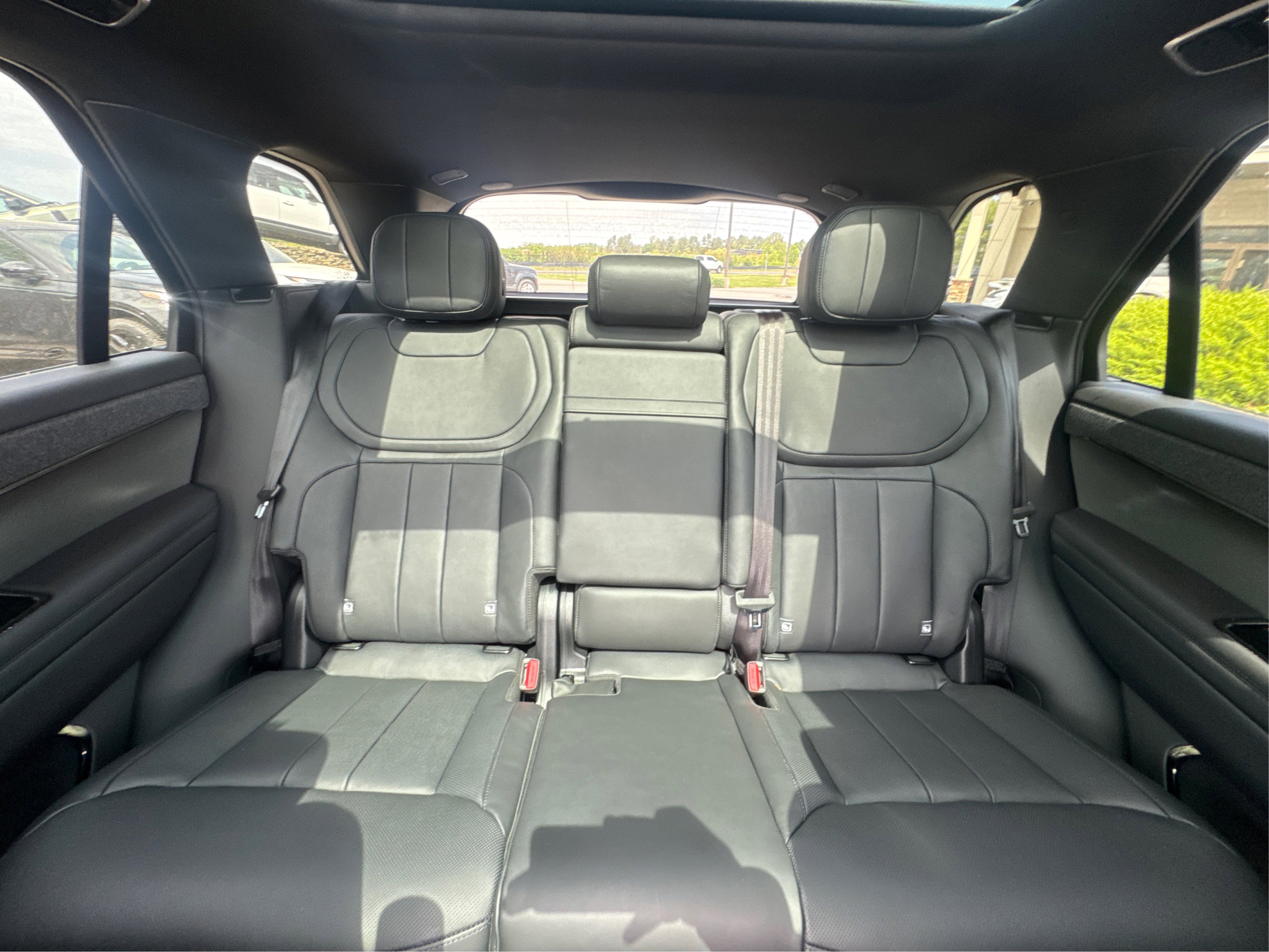 2025 Land Rover Range Rover Sport SE photo 12