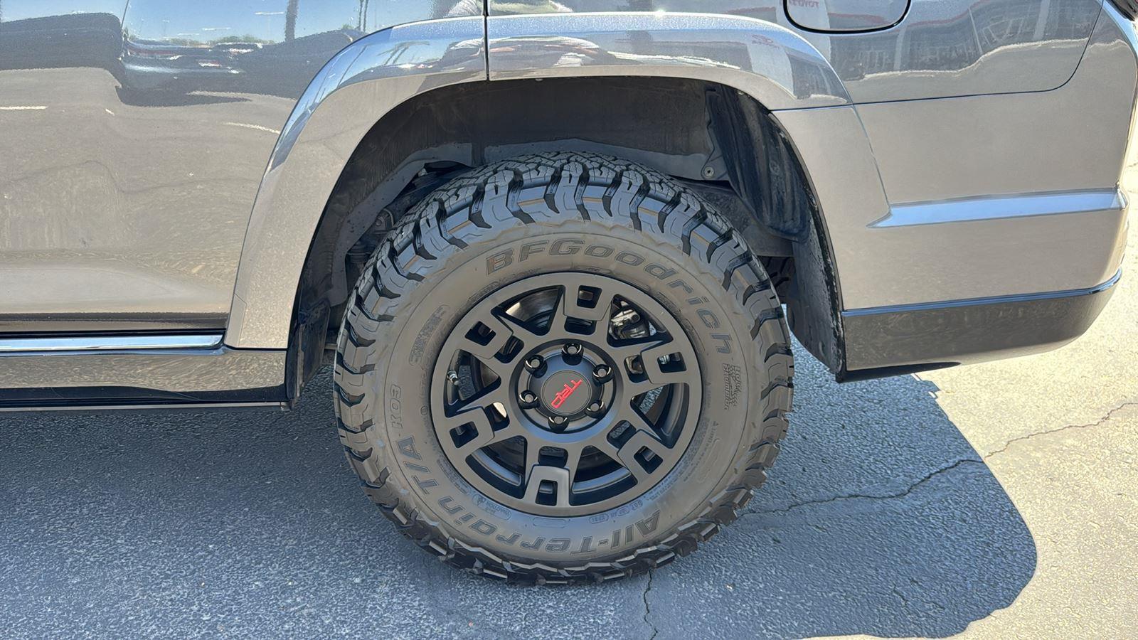 2020 Toyota 4Runner Nightshade Edition photo 23