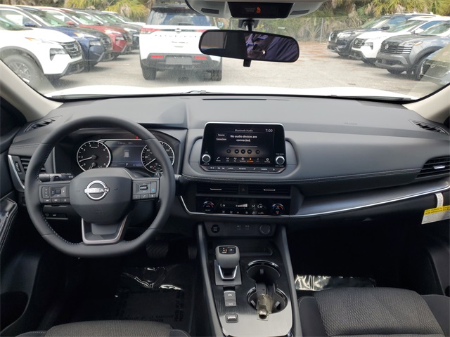 2026 Nissan Rogue SV photo 17