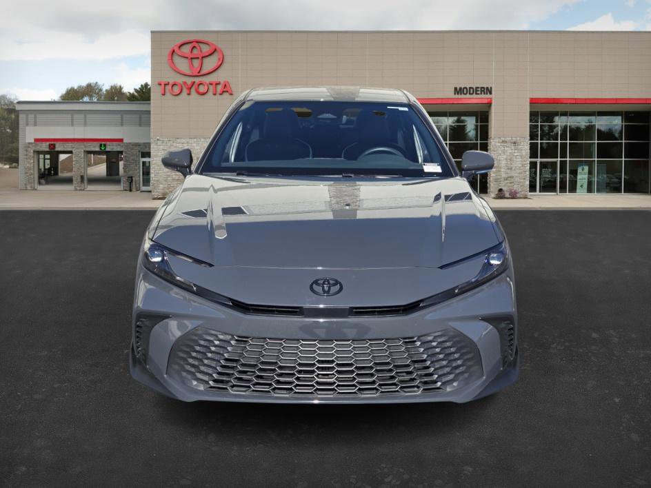 2025 Toyota Camry SE photo 2