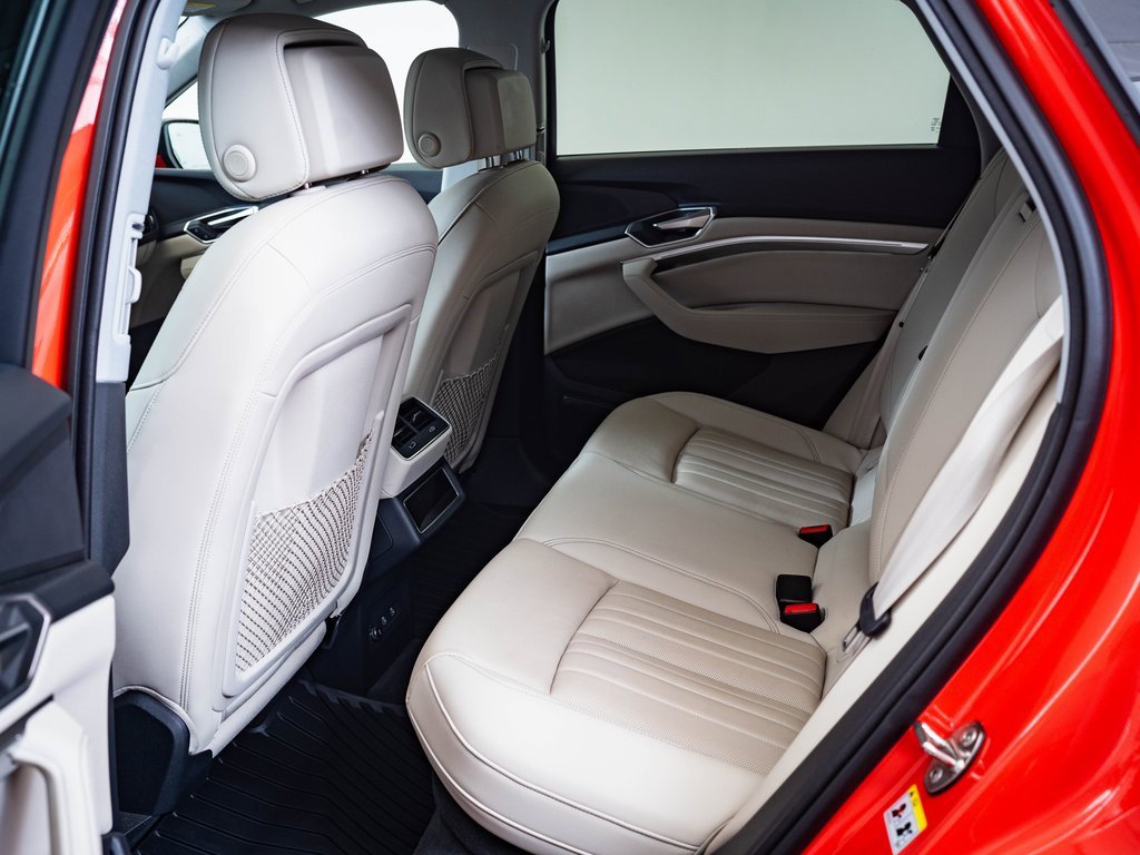 2022 Audi e-tron Premium Plus photo 20