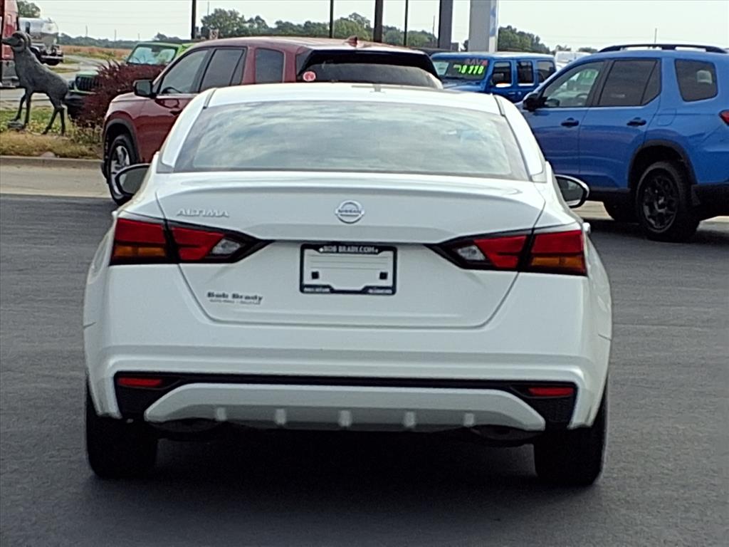 2022 Nissan Altima 2.5 S photo 11
