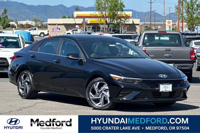 2025 Hyundai Elantra Limited's photo
