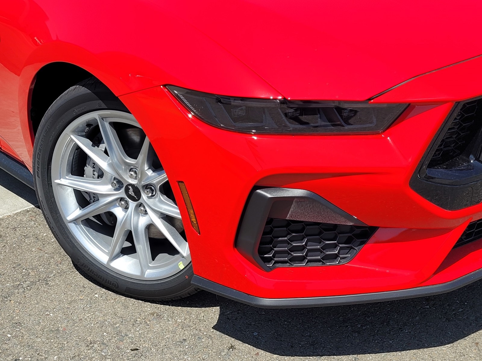 2025 Ford Mustang GT Premium photo 3