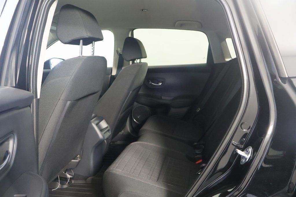 2026 Honda HR-V LX photo 6