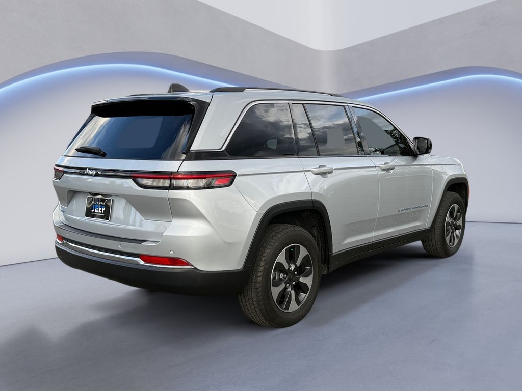 2023 Jeep Cherokee Base photo 5