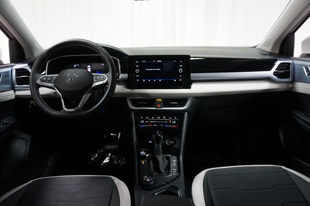 2025 Volkswagen Taos SE photo 12