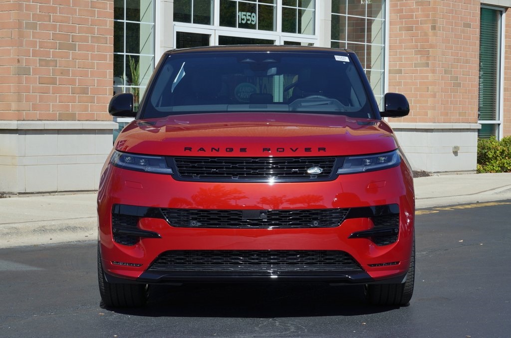 2025 Land Rover Range Rover Sport SE photo 3
