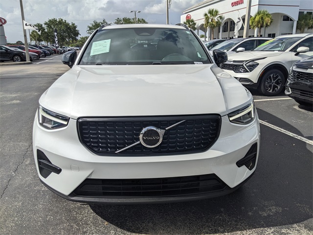 2024 Volvo XC40 Core photo 6