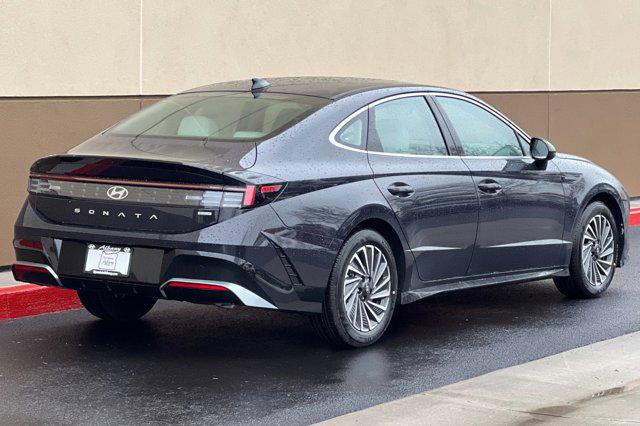 2025 Hyundai Sonata Hybrid SEL photo 5