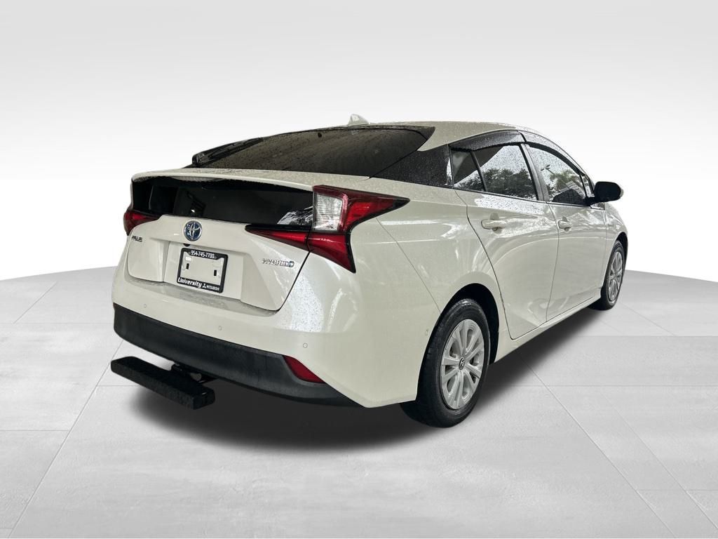 2019 Toyota Prius L photo 3