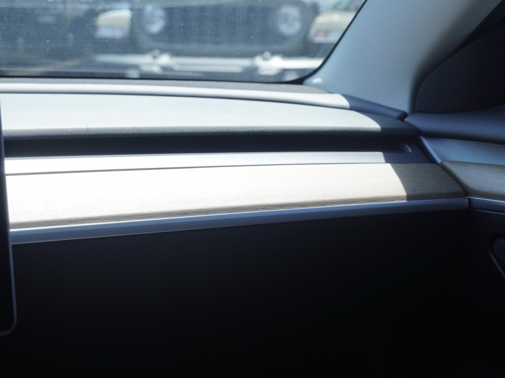 2022 Tesla Model 3 Long Range photo 21