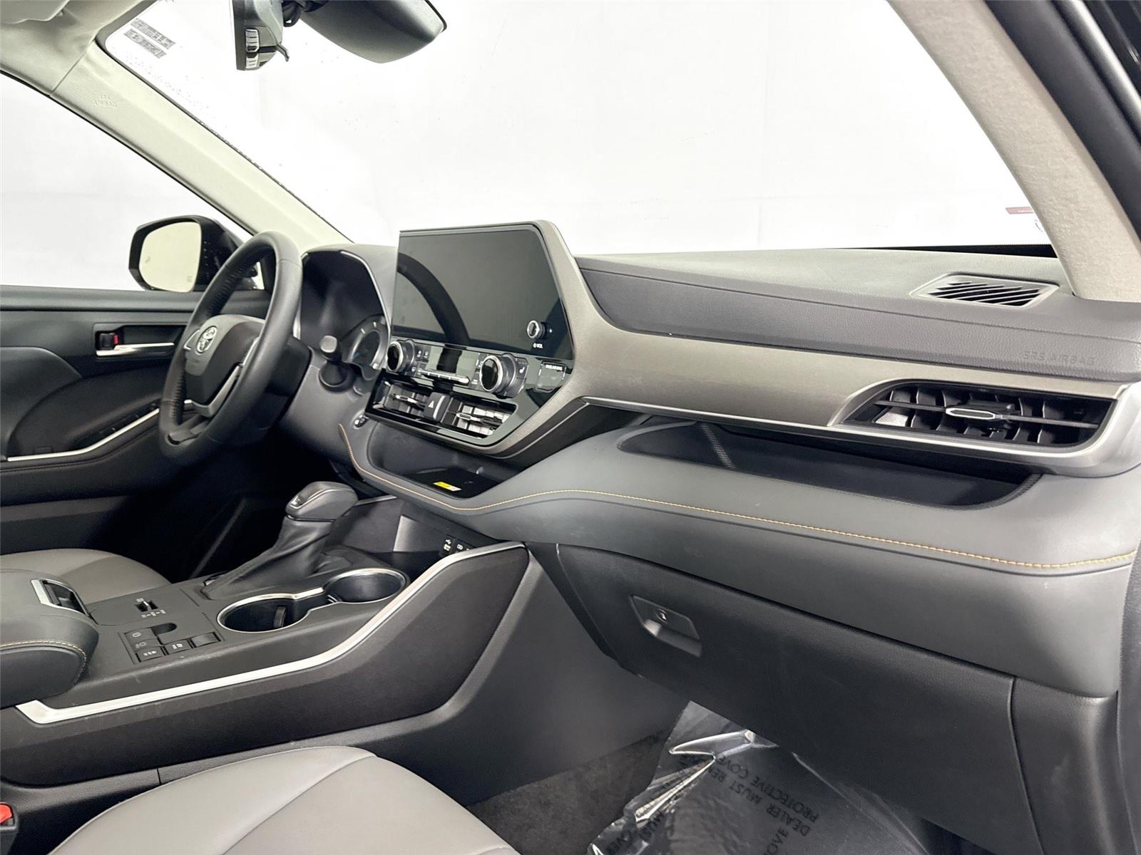 2023 Toyota Highlander Hybrid Bronze Edition photo 40