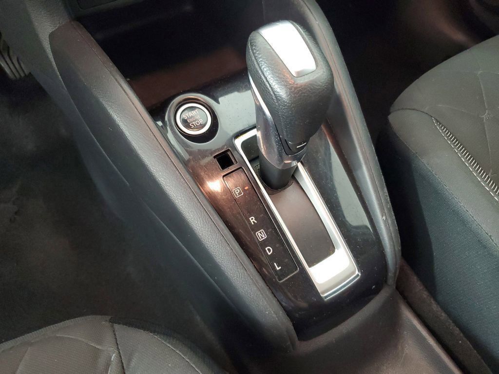 2020 Nissan Kicks S photo 16