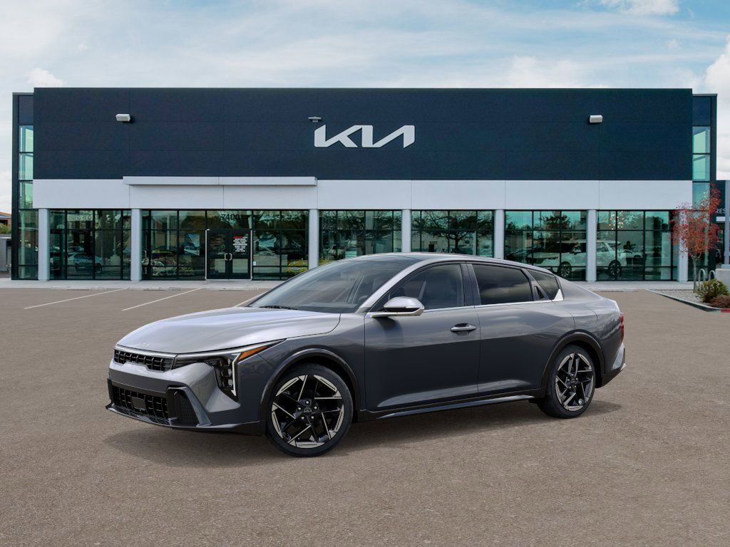 2025 Kia K4 GT-Line photo 3