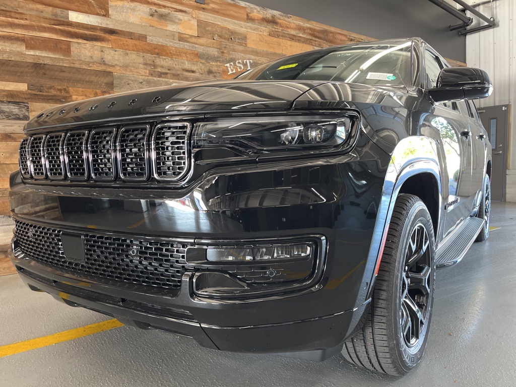 2025 Jeep Wagoneer Series II Carbide photo 13
