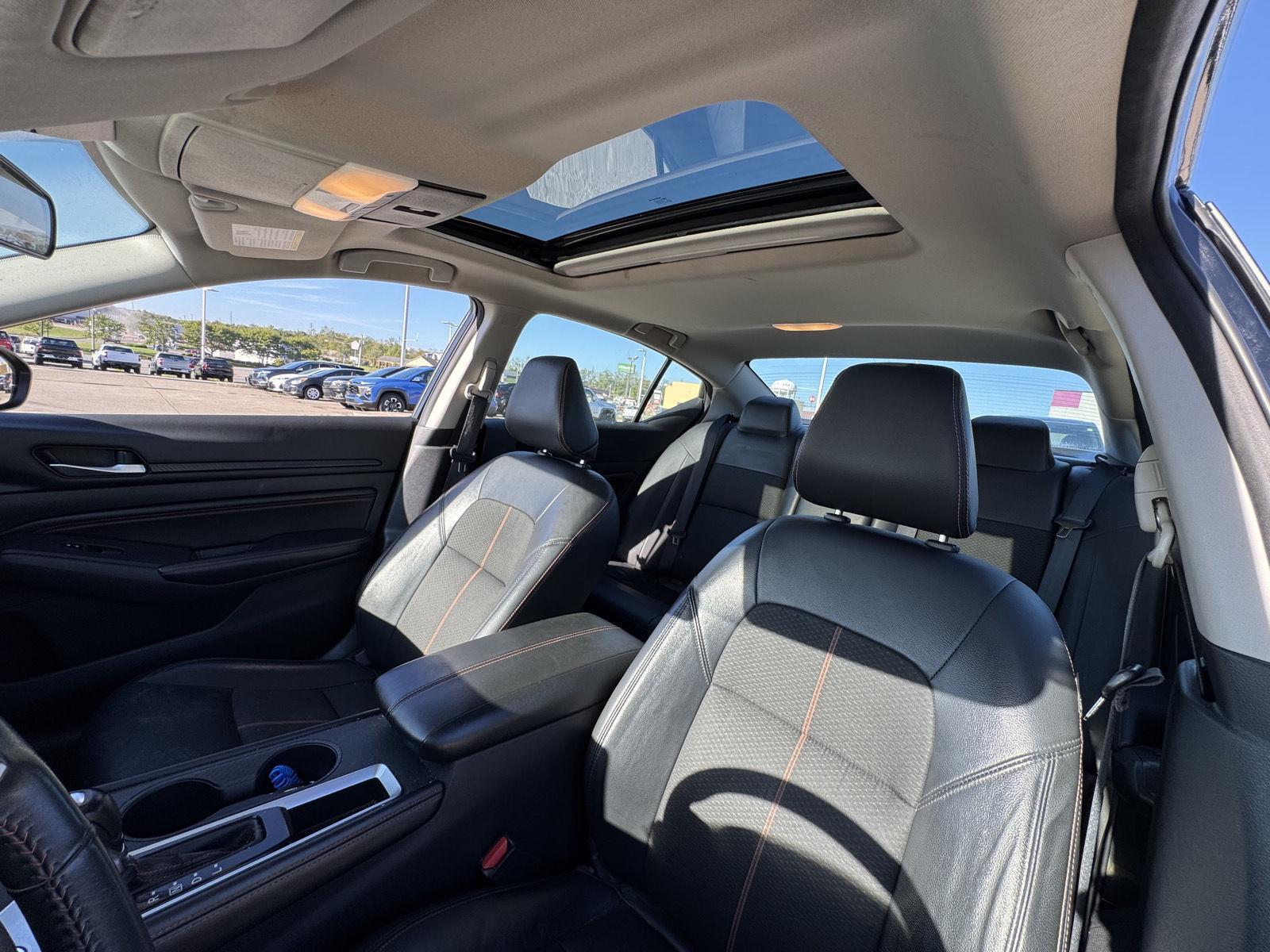 2022 Nissan Altima 2.5 SR photo 18