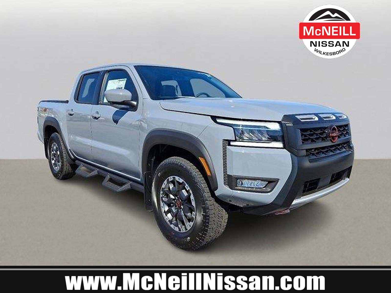 2025 Nissan Frontier PRO-4X's photo