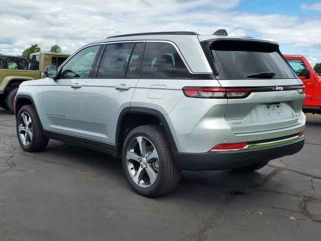 2025 Jeep Grand Cherokee Limited photo 4