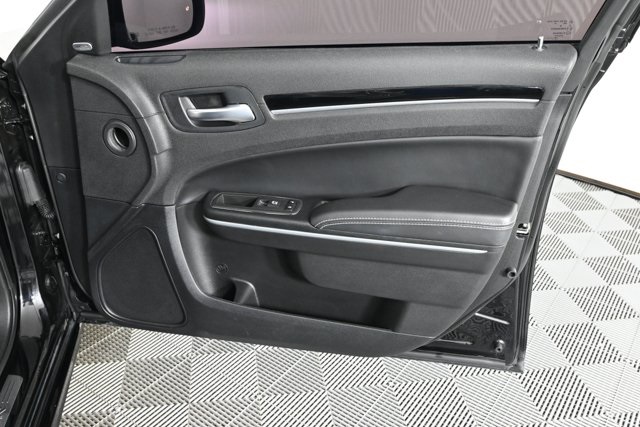 2022 Chrysler 300 S photo 13