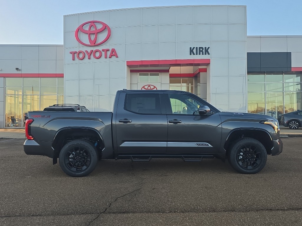 2026 Toyota Tundra Platinum's photo
