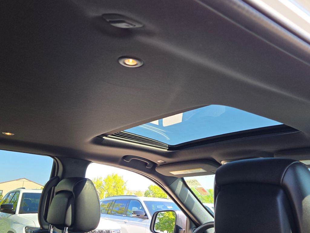 2021 Jeep Grand Cherokee Anniversary Edition photo 8