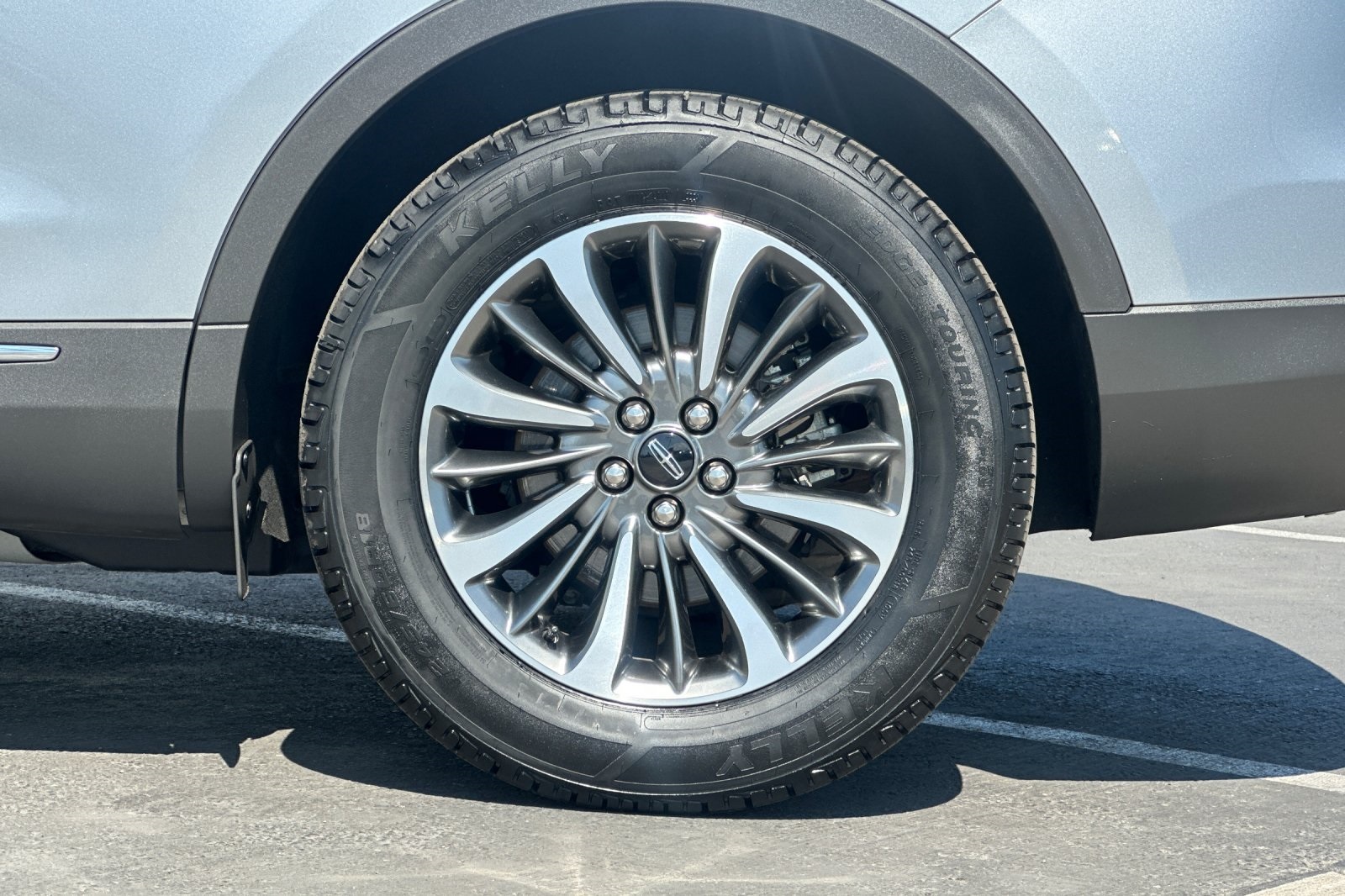 2021 Lincoln Nautilus Standard photo 21