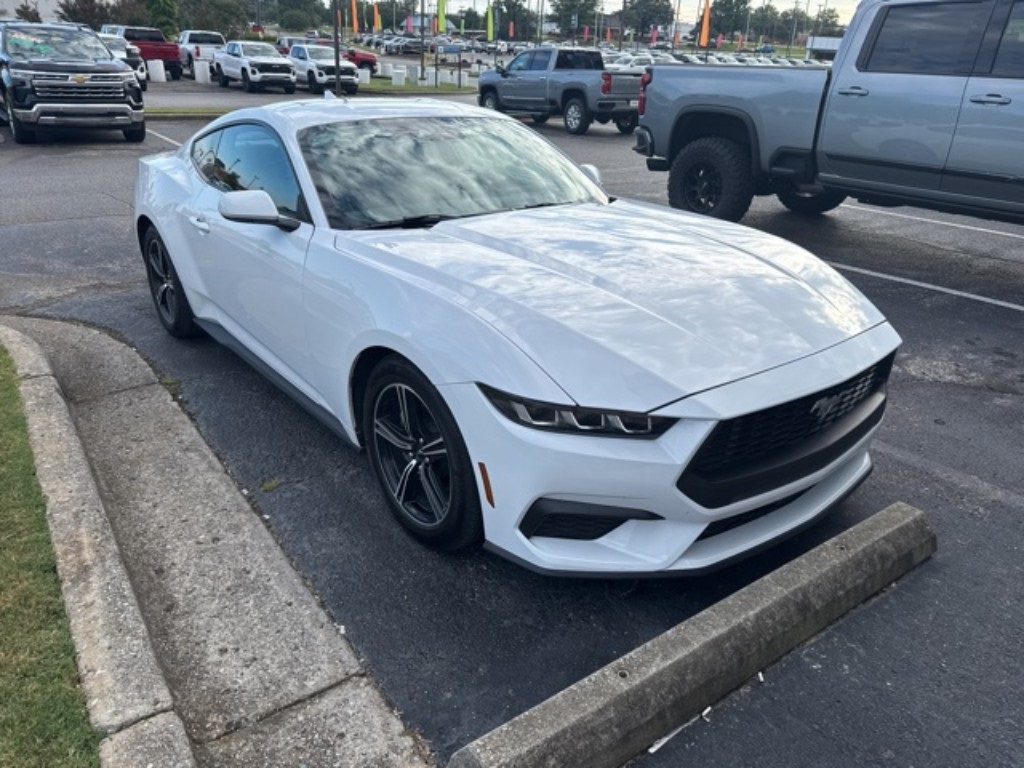 2025 Ford Mustang EcoBoost photo 2