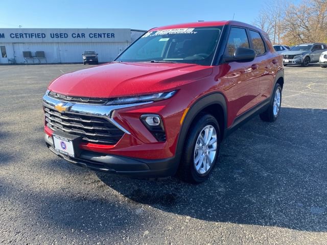 2026 Chevrolet Trailblazer LS photo 2