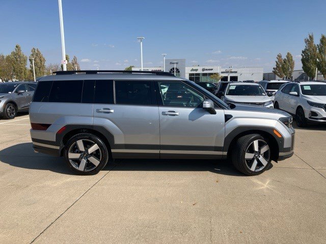 2024 Hyundai Santa Fe Limited photo 3