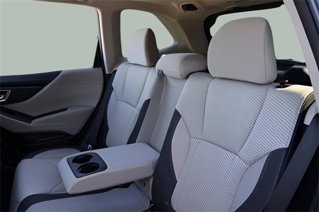2022 Subaru Forester Premium photo 2
