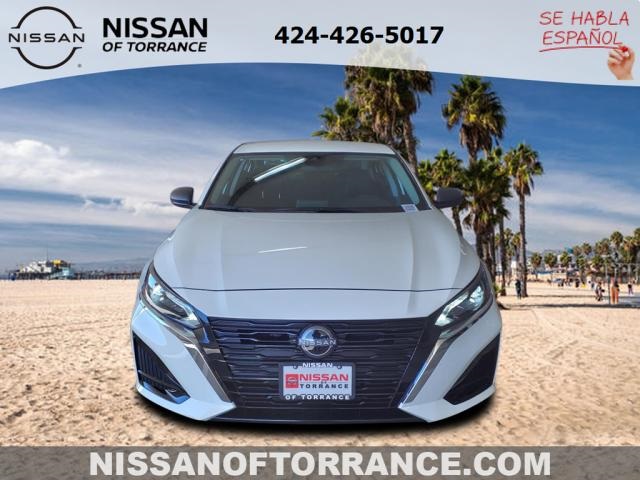2025 Nissan Altima SV photo 2