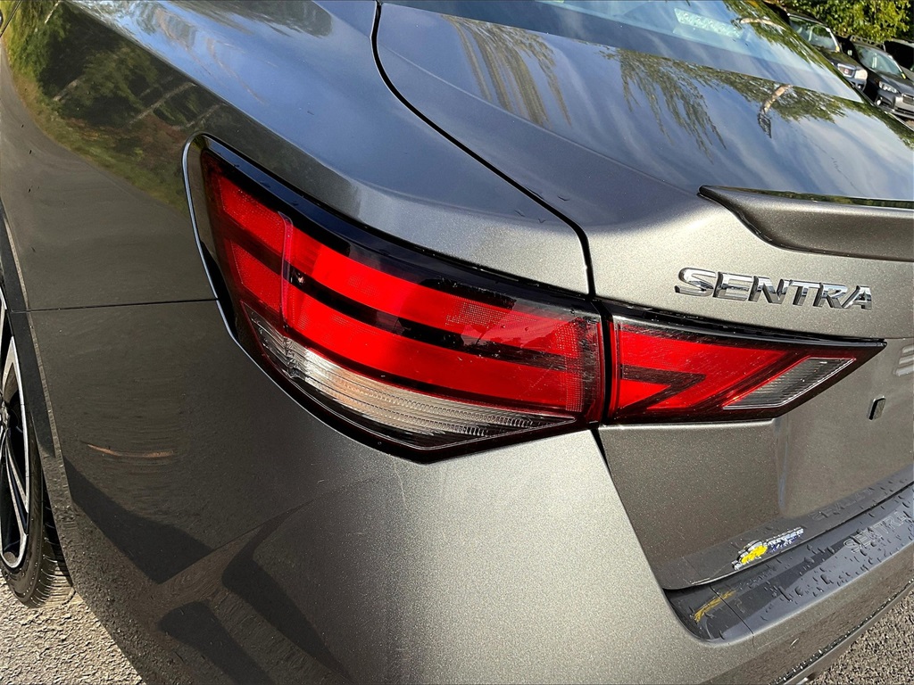 2022 Nissan Sentra SR photo 30