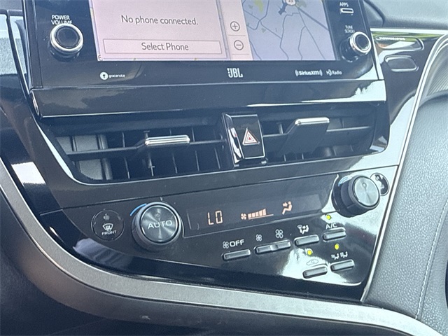 2022 Toyota Camry Hybrid XSE photo 18