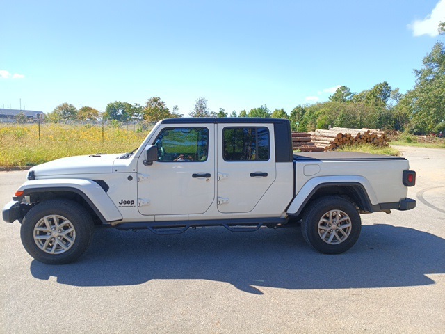 2023 Jeep Gladiator Sport photo 2