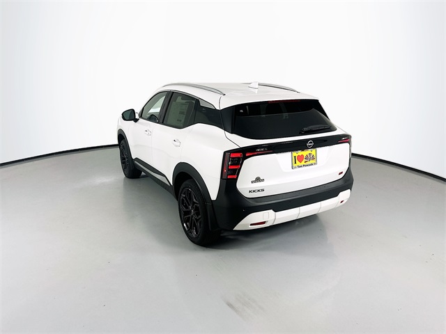 2025 Nissan Kicks SR photo 4