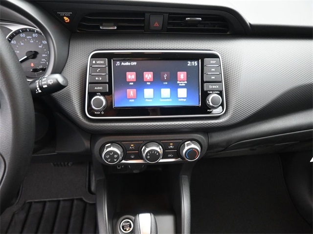 2025 Nissan Kicks Play S photo 4