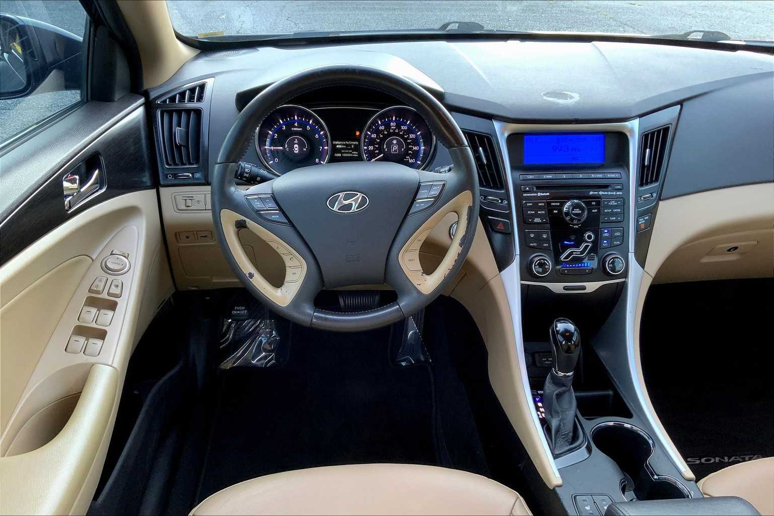 2011 Hyundai Sonata photo 5