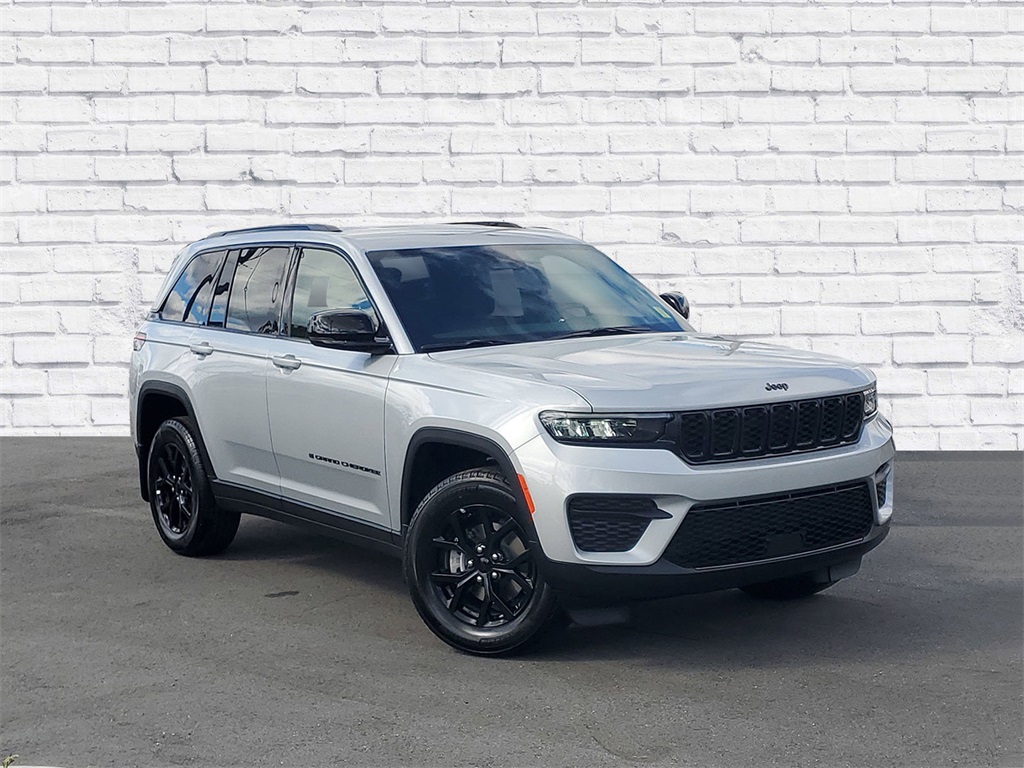 2025 Jeep Grand Cherokee Altitude's photo