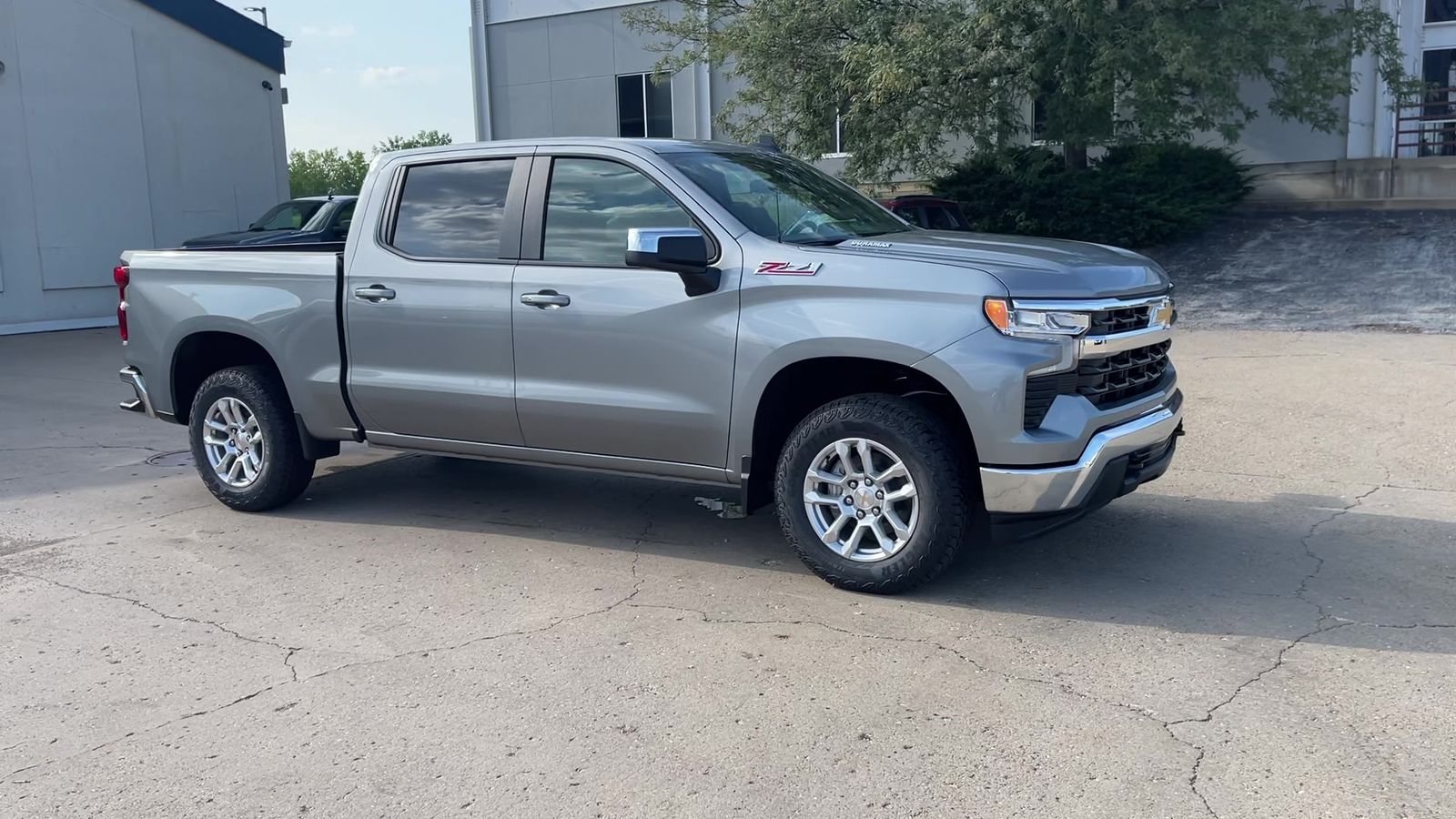 2025 Chevrolet Silverado 1500 LT photo 16
