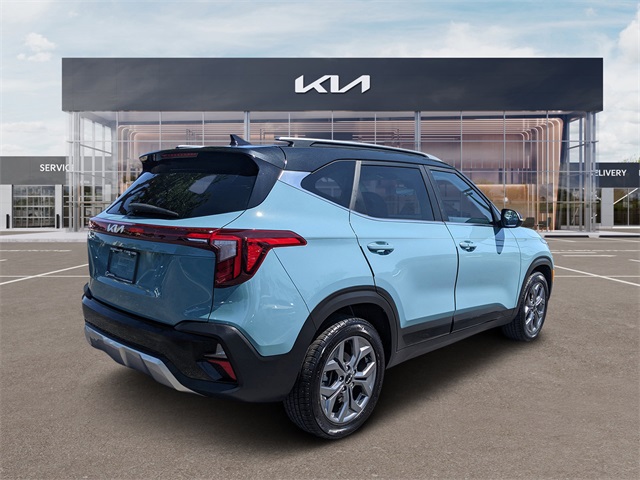 2024 Kia Seltos S photo 3